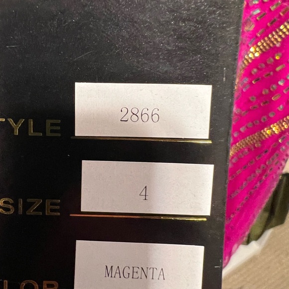 Johnathan Kayne Vibrant Pink NWT size 4 Pageant or Prom - Picture 8 of 9